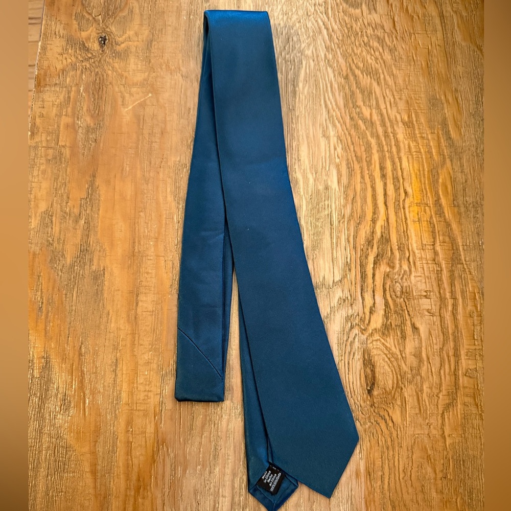 Elegant Blue Teal Men's Silk Bloomingdale’s Tie